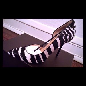 Gucci Zebra Pony Hair Pump 39.5
